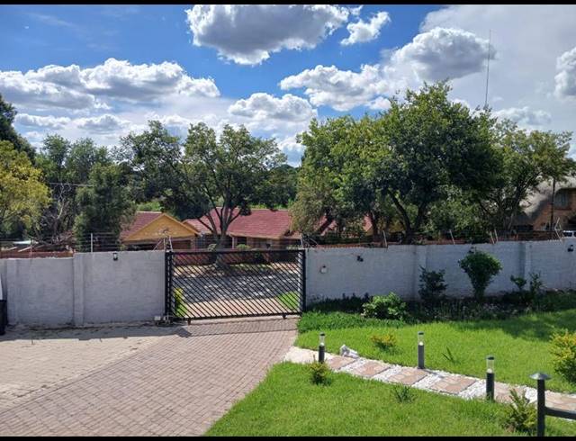 3 BEDROOM HOUSE FOR SALE IN VORNA VALLEY